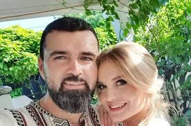 Cine este Sergiu Costache din serialul „Tătuțu”. Actorul are 34 de ani, o  familie frumoasă și a jucat în serialul „Clanul” de la Pro TV