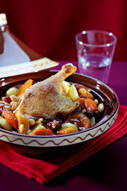 Cette Recette Originale De Tajine Prend Des Saveurs Du Sud Ouest Du Canard Des Fruits Secs Un Melange Sucre Sale Delicieux Decou Tajine Fruits Secs Fruits