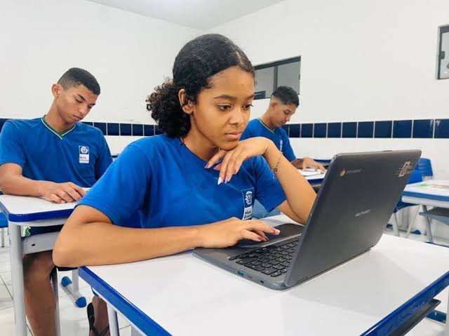 MidiaNews | Seduc estende at&eacute; 23 de outubro o per&iacute;odo de solicita&ccedil;&atilde;o de vagas na Rede Estadual