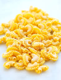 Giusto sapore imported creste di gallo gourmet italian pasta is made from the finest quality durum wheat semolina. Rohe Italienische Teigwaren Creste Di Gallo Marmor Vorstand Stockfotos Freeimages Com