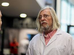 Born 13 march 1952) is a french physician and microbiologist specialising in infectious diseases. Covid 19 Didier Raoult Donne Son Avis Sur Le Vaccin Femme Actuelle Le Mag