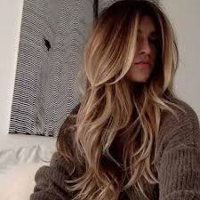 Medium shoulder length hairstyles for women with wavy hair can look super hot if styled properly. Hottest Hairstyles For Layered Hair To Light Up Your Looks Glaminati Com