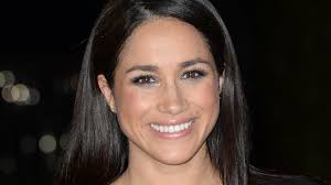 As a divorced woman named meghan, markle played close to type in one episode of the league. Gemeinsames Weihnachtsfest Fur Meghan Markle Bricht Die Queen Das Protokoll