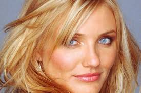 Cameron Diaz Girang Kencani Bekas Paris Hilton