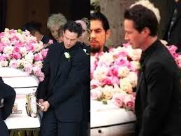 KEANU REEVES VÀ NỖI ĐAU MẤT CON GÁI, MẤT LUÔN NGƯỜI THƯƠNG Chúng ta thường  biết đến Keanu Reeves qua những vai hành động ngầu lòi, né đạn như thần.  Nhưng đằng