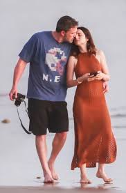 Ana De Armas Updates On Twitter Ana De Armas Ben Affleck In Costa Rica