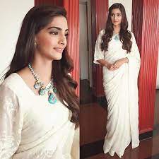 Sonam Kapoor Prdp Promotions Outfits Dresses Hd Pics Sonam Kapoor Hairstyles Sonam Kapoor Fashion Saree Hairstyles
