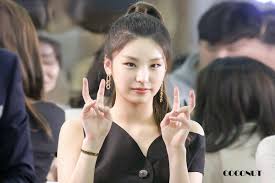 This is 20190710 mac full (itzy) by mmmstudio on vimeo, the home for high quality videos and the people who love them. Hq 190502 Yeji Coex M A C X Itzy Album On Imgur