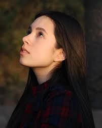 Isabel Paz's Instagram, Twitter & Facebook