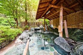 Oldest Hotel In The World Has Been Operated By The Same Family For Over 1 300 Years Japanese Hot Springs Hotel World Onsen