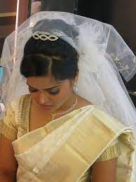Expert Speaks Celebrity Stylist Answers Top Bridal Makeup Queries India S Wedding Blog Christian Bride Christian Wedding Sarees Christian Wedding Dress