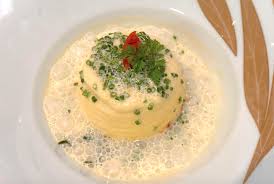 La Mousseline De Grenouilles Une Recette De Marc Haeberlin De L Auberge De L Ill A Illhausern 68 Servie A Recettes De Cuisine Recette Idee Recette Entree