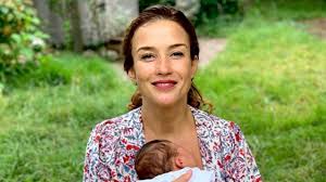 Maybe you would like to learn more about one of these? Katja Schuurman Straalt Van Oor Tot Oor Op Nieuwe Babyfoto S Rtl Boulevard
