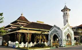 Pengertian rumah kampung dalam bahasa jawa. Nama Rumah Adat Jawa Tengah Gambar Keunikannya Masing Masing