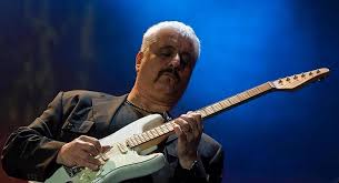 Le più belle canzoni di pino daniele | pino daniele greatest hits 2021subscribe & more videos: Flash Mob For Pino Daniele In Piazza Plebiscito In Naples Two Years After His Death