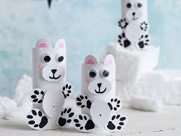 Rollen sie den kreis dann zu einem kegel und kleben sie ihn mit kleber zusammen. Basteln Mit Toilettenpapierrollen Eisbarenfamilie Ernsting S Family Blog