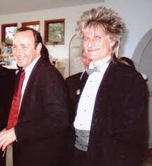 The brother of actor kevin spacey and author of a new book is sharing the story of his past saying he became a victim of sexual abuse by his own father as a child. Kevin Spacey S Brother Randy Fowler Says The Actor Is Worse Than Their Nazi Rapist Dad And Accuses The Star Of Having A Creepy Relationship With Their Mum