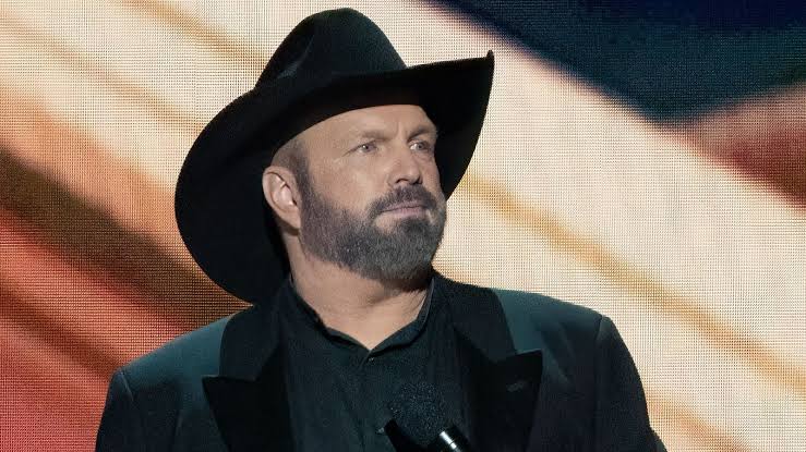 Garth Brooks responds to claims he raped, sexually assaulted former makeup artist - ABC News
