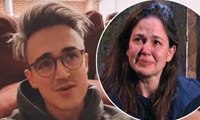 The latest tweets from @tomfletcherbc I M A Celebrity Tom Fletcher Upset As Giovanna Fails To Win Letter Daily Mail Online