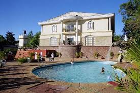 Find more than 51 million reviews & great prices on booking.com. Hotel Rajesh Mahabaleshwar Is An Ideal Place To Mix Business With Pleasure Centrally A C Conference Hall With Wall To Booking Hotel Hotel Hotels And Resorts