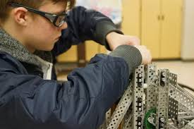 Sauk Rapids-Rice Vex Robotics Teams to Compete at State