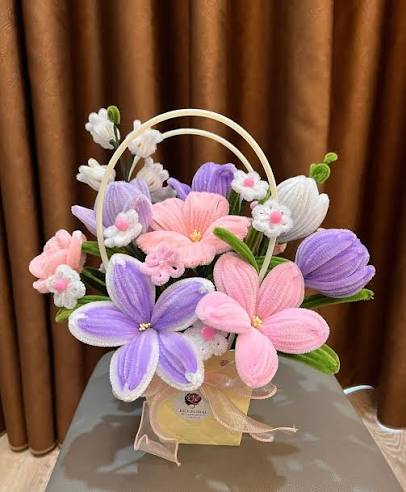 Hoa kẽm nhung 🌸 | Tone tím - hồng luôn Best Seller nhà July rồi 😍 Giỏ hoa  2 mặt cả nhà nha #handmade #diy #hoakemnhung #love #quatang #flowers  #giỏhoa | Instagram