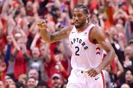 It was said that when kawhi leonard was born, his mum immediately noticed that his hands were disproportionate to the rest of his body. Nba Warriors Peilen Historischen Hattrick An Sport Orf At