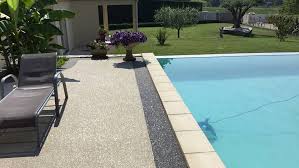 Amenagement Contour Piscine Par Resineal Expert En Revetement De Sol