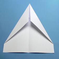 Verwende für diese anleitung ein quadratisches origamipapier. Papierflieger Falten Standardflieger