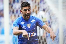 Linda camisa seleção uruguai home 19/20, perfeita para os torcedores demostrarem seu carinho pelo time, a peça é confeccionada com poliéster reciclado e conta com as tecnologias. Copa Do Brasil Arrascaeta Joga 45 Minutos Pelo Uruguai E Pode Reforcar Cruzeiro Na Final Veja