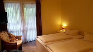 Stellar the upholstered comfort bed stellar provides the perfect conditions for sitting up and relaxing as well as for restful sleep. Hotel Bock Limbach Oberfrohna Aktualisierte Preise Fur 2021