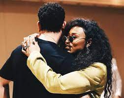 Aka came out in full force to support his queen at a show recently. Celebrity Couple Dj Zinhle And Aka Have Cracked Again Mgosi