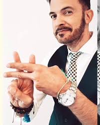 ¡A partir de ahora, soy "El Rey #Random"! 😎, Conozcan mi nueva faceta  llena de locura y ocurrencias, a partir de este jueves 12 de noviembre, a  las 19:00hrs, en el canal de YouTube 👉🏻 ...