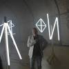 Avec cette oeuvre, boltanski aborde le thème du hasard de la naissance. 1