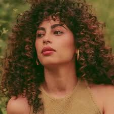 Mina el hammani, i̇spanyol asıllı aslen fas kökenli bir oyuncudur. Mina El Hammani Moments Icons Mina El Hammani For Holafashion Es