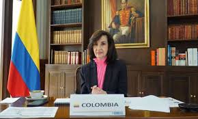 La canciller, claudia blum, arremetió contra el gobierno venezolano diciendo que están tratando de montar una cortina de humo para desviar su responsabilidad en los hechos violentos. R07 H5k2ghlbdm