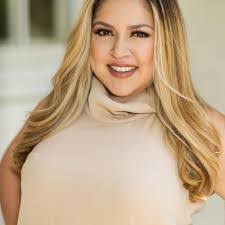 Renee Dee's Instagram, Twitter & Facebook