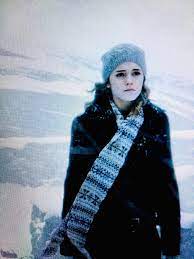 Pin By Chetna On Emma Watson Winter Hats Hermione Granger Emma Watson