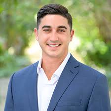 Andrew Holtz's Instagram, Twitter & Facebook