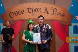 Bilik tidur tema merah hitam. 2015 Annual Dinner Fairytales Global Art Indonesia