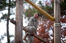 Resultado de imaxes para entrenamiento militar mujeres