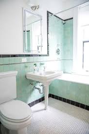 If You Think There S Nothing More Beautiful Than An Art Deco Bathroom Covered In Art Deco Tile Or If You S Retro Bathrooms Green Bathroom Black Tile Bathrooms
