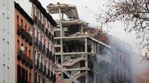 Una fuerte explosión sacudió el centro de madrid, específicamente en un edificio de la calle toledo. Explosion En Madrid Al Menos Tres Muertos En Un Edificio Del Centro De La Capital De Espana Bbc News Mundo