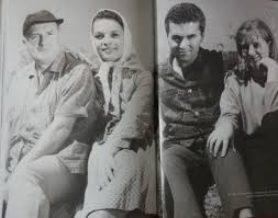 Ieee women in engineering (wie) bilim, teknoloji, mühendislik ve kariyer alanlarında cinsiyet eşitliğini savunan uluslararası alandaki en büyük mesleki teknik örgüttür. Yesilcam Sinemasi On Twitter Gor Yon Manasi Filmeridis Hulya Kocyigit Yon Ulku Erakalin Ve Nilufer Kocyigit Hepimiz Kardesiz 1964 Setinde Sinema Yesilcam Set Https T Co Esdkpgendh