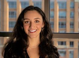 Elana Shapiro's Instagram, Twitter & Facebook