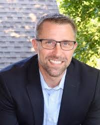 Ray Makalous's Instagram, Twitter & Facebook