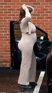 She starred in the itvbe reality show the only way is essex from 2010 until 2012, debuting in the first series before departing in series 6. Pregnant Lauren Goodger Seen For First Time Since Baby Announcement Daily Mail Online