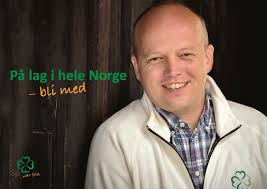 Senterpartiet banner stoff hvit nær folk i hele norge. Siste Nytt