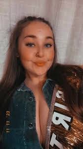 Leanna Hope's Instagram, Twitter & Facebook