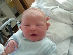 Rosa pabba svipur á honum